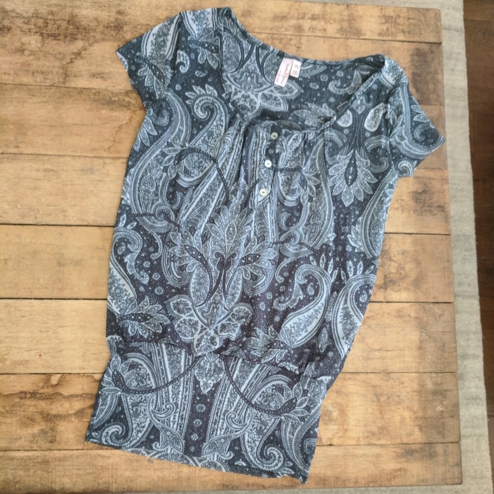 Dark teal mesh lotus top w capped sleeves NWOT